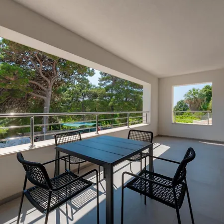 Solitudo Rose 아파트