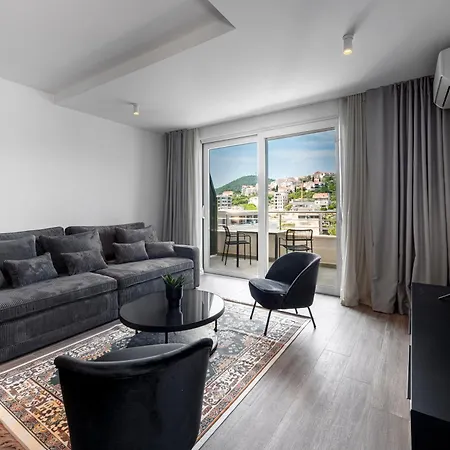 Solitudo Rose Apartment